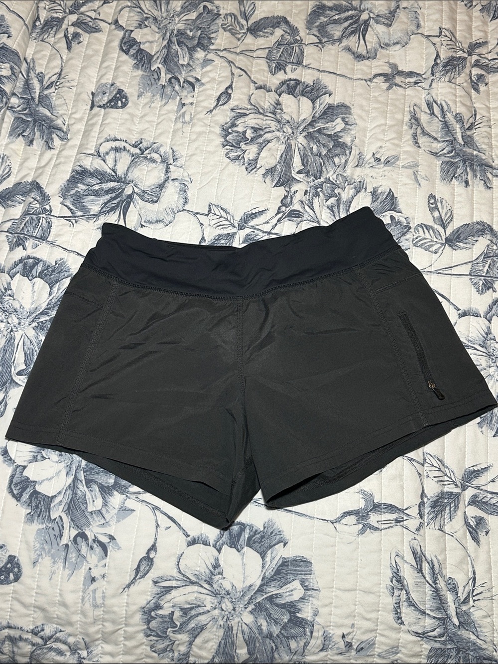 LULULEMON Women's Black Athletic Shorts with Zip Pocket